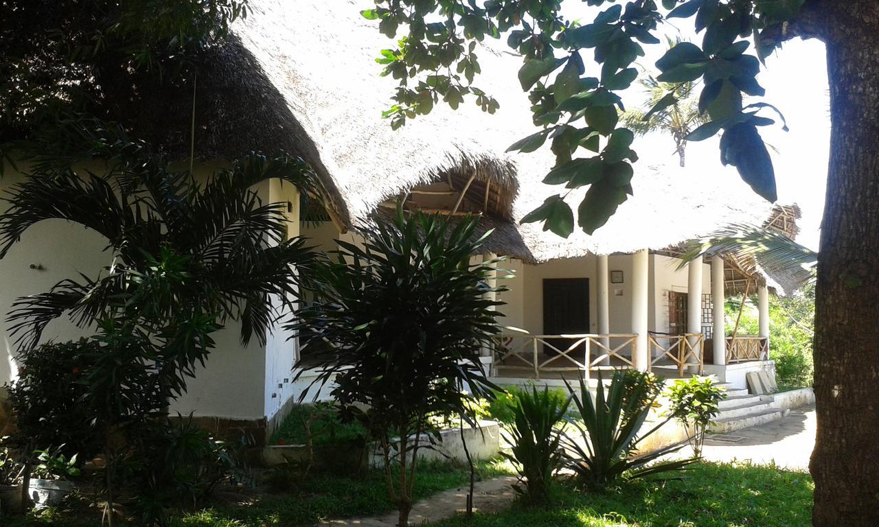 Travellers Inn Resort Malindi Kijiwetanga エクステリア 写真